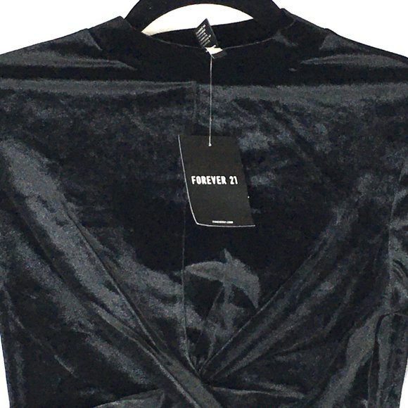 🌺3/$15🌺NWT For 21 Black Stretch Velvet Crop - Picture 3 of 5